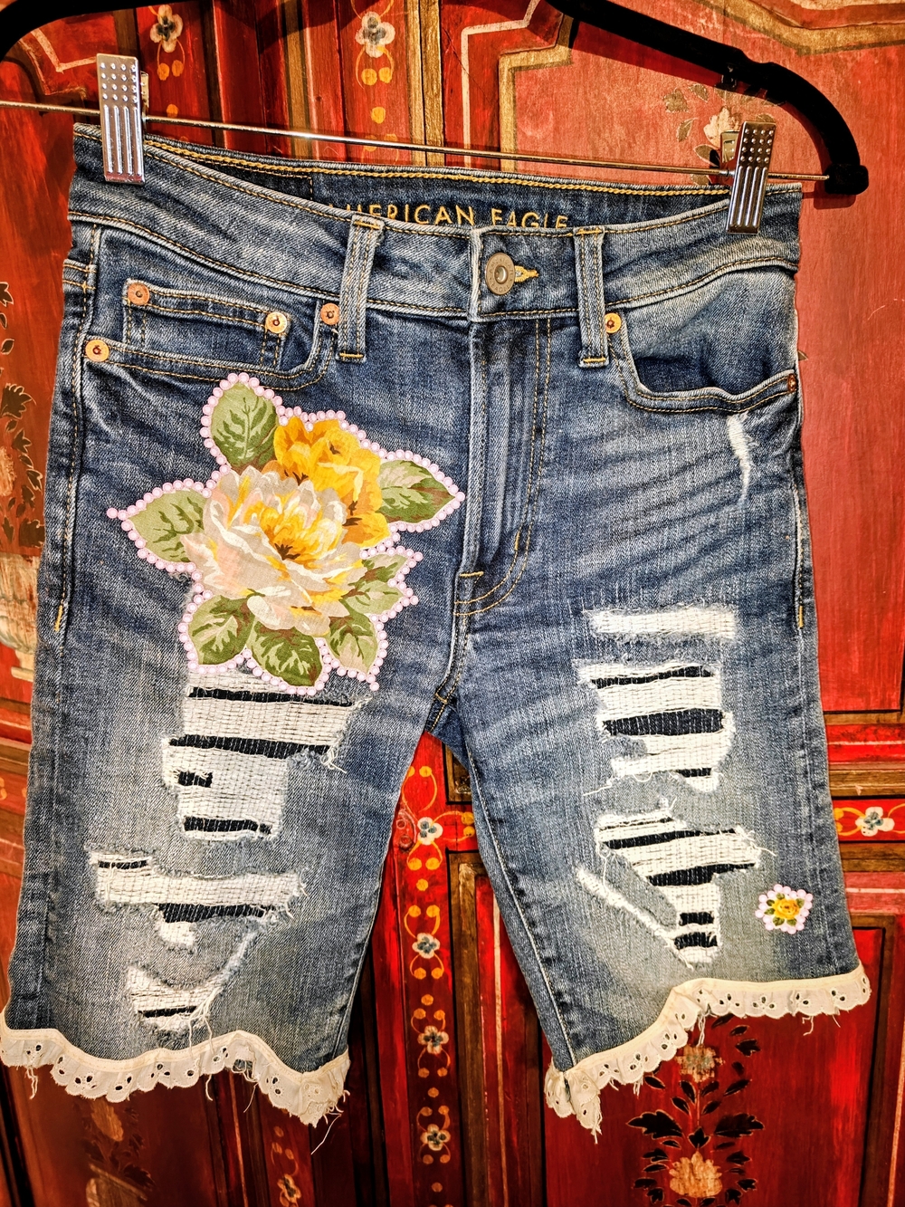Art Wear Upcycled Flowers Rhinestones Cut Off American Eagle Jean Shorts Eyelet